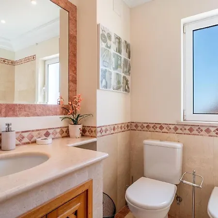 Elegante Ferienwohnung Mit Gemeinschaftspool Und Wellnessbereich Funchal (Madeira)