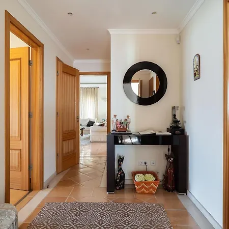 Apartment Elegante Ferienwohnung Mit Gemeinschaftspool Und Wellnessbereich Funchal (Madeira)