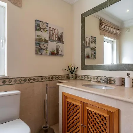 Elegante Ferienwohnung Mit Gemeinschaftspool Und Wellnessbereich Funchal (Madeira)