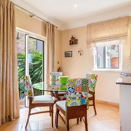 Elegante Ferienwohnung Mit Gemeinschaftspool Und Wellnessbereich Apartment Funchal (Madeira)