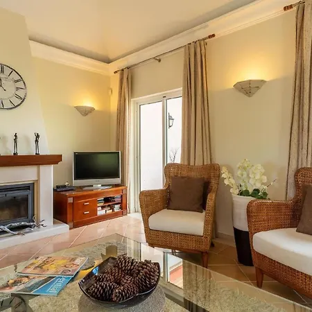 Apartment Elegante Ferienwohnung Mit Gemeinschaftspool Und Wellnessbereich Funchal (Madeira)